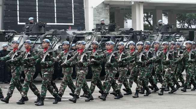 Panglima TNI Jenderal Gatot Nurmantyo memimpin sertijab jabatan Danpaspampres dari Mayjen Andika Perkasa yang digantikan Brigjen TNI Bambang Suswanto di Jakarta, (25/5). [Suara.com/Oke Atmaja]