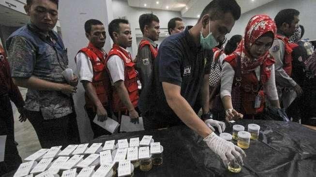 Tes Urine Supir dan Awak Transjakarta