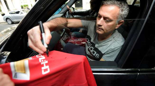 MU Kontrak Jose Mourinho Selama Tiga Tahun