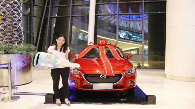 Baywalk Mall Bagikan All New Mazda 2 untuk Pemenang Glamprize V