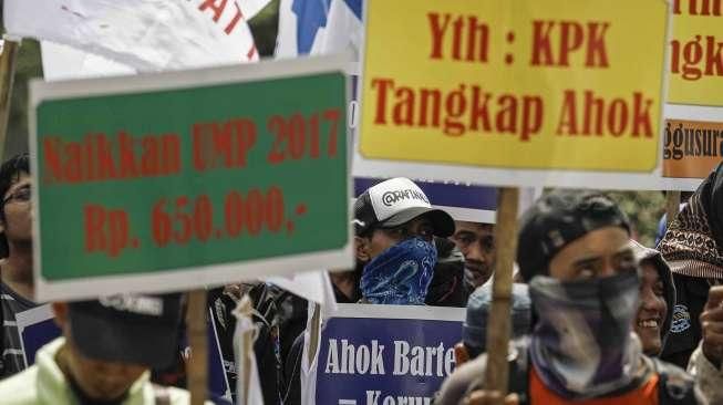 Tuntut Kenaikan Upah Minimum DKI