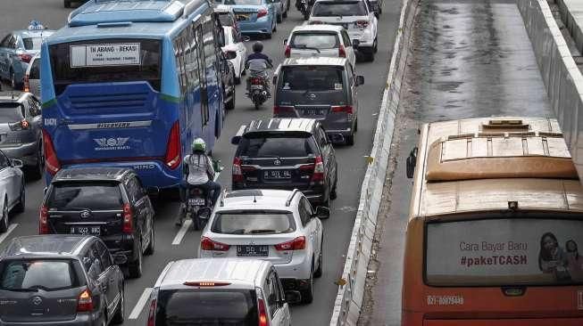 Mulai Besok, Selain Kendaraan Ini Dilarang Keras Lewat Busway