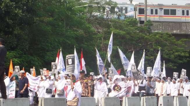 Monas Dikepung Massa Anti PKI, Rizieq dan Mantan Jenderal Ikut