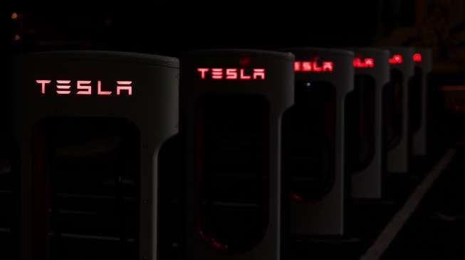 Menarik, Tesla Kembangkan Mobil Listrik Rp300 Jutaan