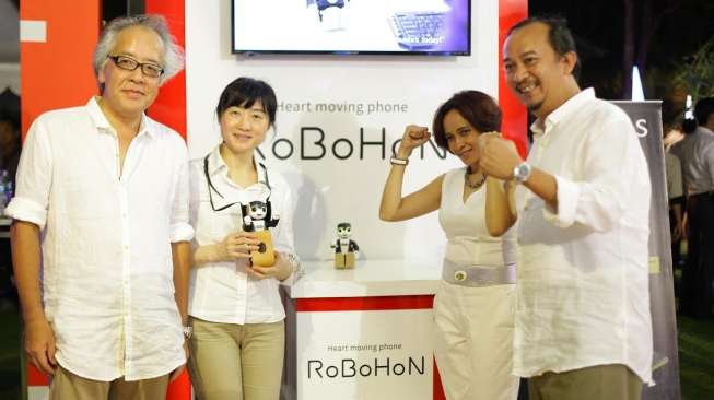 Sharp Pamer Ponsel Robot Canggih RoBoHoN ke Indonesia