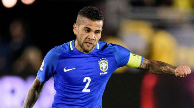 Tinggalkan Camp Nou, Alves: Bermain di Barcelona Terlalu Mudah