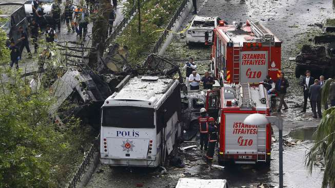 Bus Polisi Turki Dibom