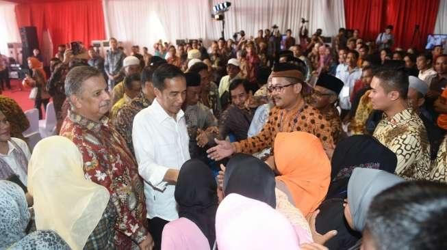 Pemilik Warteg Nangis Dirazia Satpol, Jokowi Harus Lebih Peka