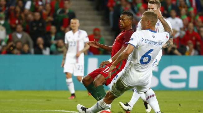 Nani Bawa Portugal Sementara Unggul