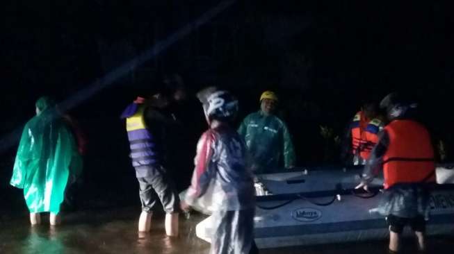 Lima Perahu Karet BPBD Sumbar Stand By di Kota Padang