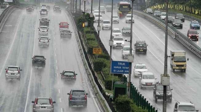 Jalur Khusus Bus dI Jalan Tol
