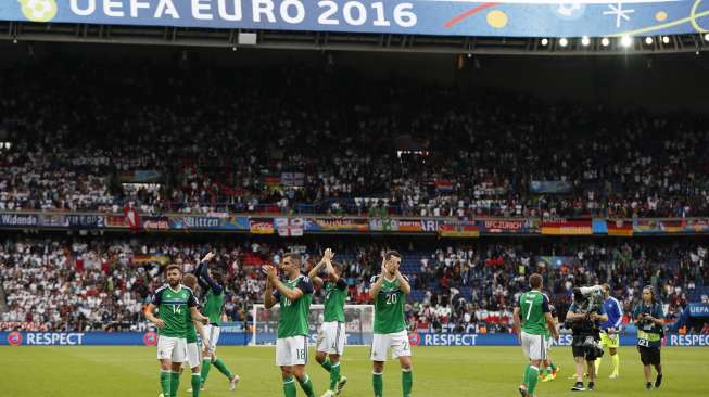 Slowakia, Hungaria, Irlandia Utara ke 16 Besar, Turki Menunggu