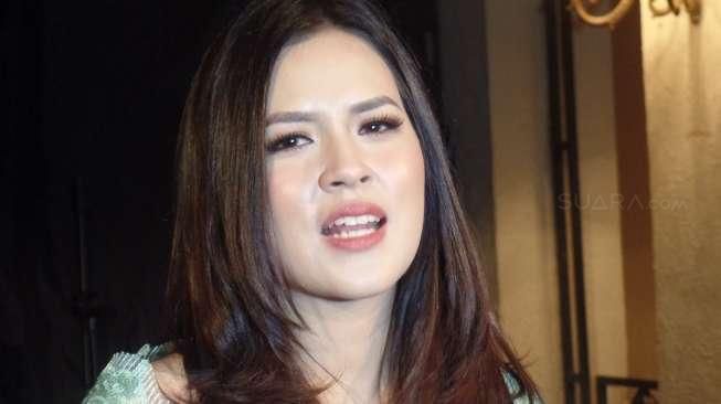 Menikmati Suara Merdu Raisa di Jazz Pantai Banyuwangi