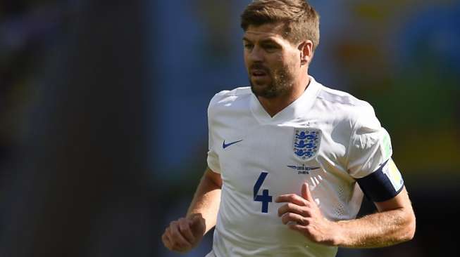 Gerrard Umumkan Gantung Sepatu