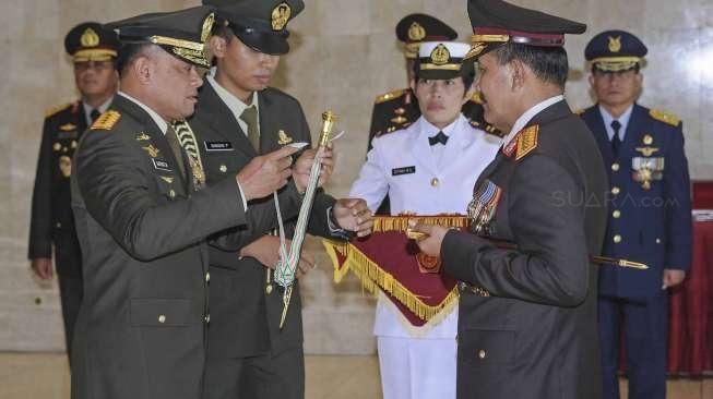 Badrodin Haiti Dapat Bintang Yudha Dharma Utama