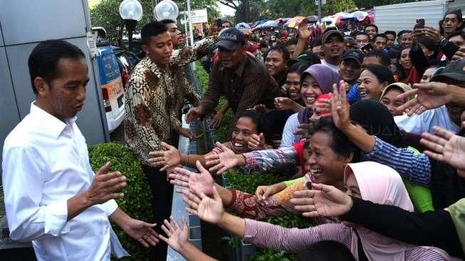 Suka Blusukan, Jokowi Buktikan Jadi Gubernur DKI dan Presiden Dua Periode