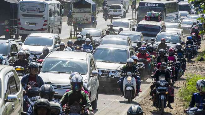 Jalur Pantura Pekalongan Masih Dipadati Arus Balik