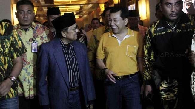 Ketum Golkar Nobar Film Rudy Habibie