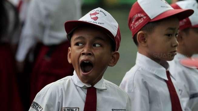 Tahun ajaran 2016-2017 dimulai secara serentak pada hari ini.