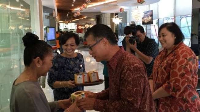 Ultah ke 60, Bank Danamon Bagikan 2.600 Cupcake kepada Nasabah