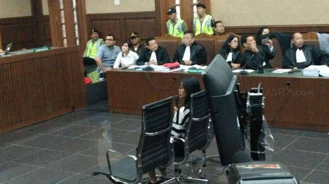 Staf Olivier Lihat Jessica Bawa Tiga Paper Bag Usai Pesan Meja 54