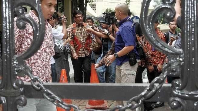 Wakil Gubernur DKI Jakarta Djarot Saiful Hidayat usai menjalani pemeriksaan di Bareskrim Polri, Jakarta, Jumat (22/7). [Suara.com/Oke Atmaja]