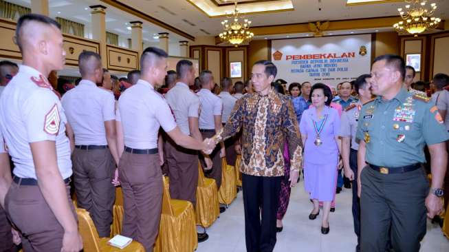 Jokowi Beri Pembekalan Kepada 720 Calon Perwira Remaja TNI-Polri