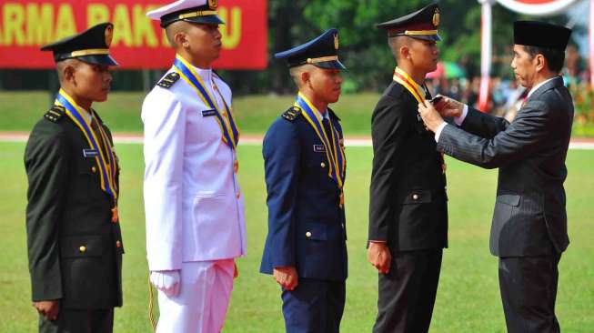 Jokowi Hadiri Praspa TNI-Polri 2016