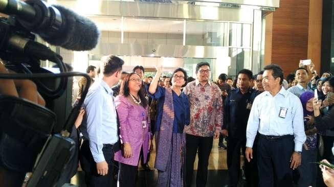 Tiba di Kantor Baru, Menteri Sri Mulyani Senyum Sumringah