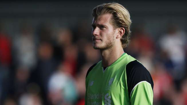 Alami Patah Tangan, Kiper Baru Liverpool Ini Bakal Absen 10 Pekan