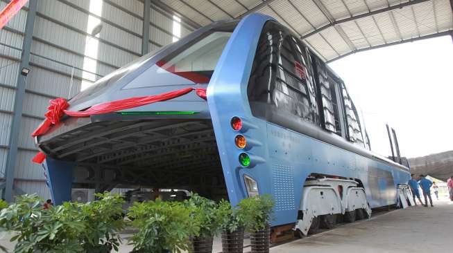 Bus Kangkang, Solusi Cerdik Kemacetan ala Cina, Mengaspal