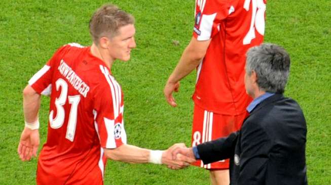 Lecehkan Schweinsteiger, FIFPro Ingin Mou Masuk Bui