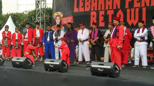 Pendekar Cilik Betawi Unjuk Kebolehan Memainkan Golok