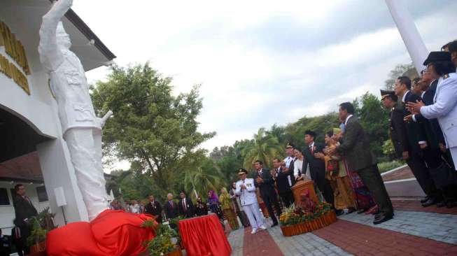 Jokowi Lantik Praja Muda IPDN