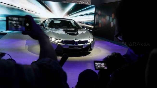 BMW i8 Tampil di GIIAS 2016