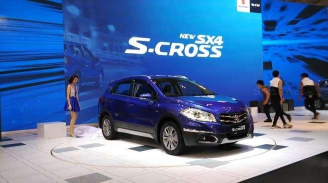 Suzuki SX4 S-Cross pada kompetisi GIIAS 2016, ICE, Tangerang, Banten, (12/8). [Suara.com/Insan Akbar Krisnamusi]