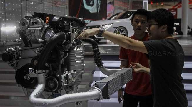 PT Honda Prospect Motor kembali meluncurkan varian baru generasi ke-10 Honda Civic, yaitu All-New Honda Civic Turbo Prestige, di ajang GIIAS 2016 di Tangerang, Banten, Minggu (14/8/2016). [Suara.com/Kurniawan Mas'ud]