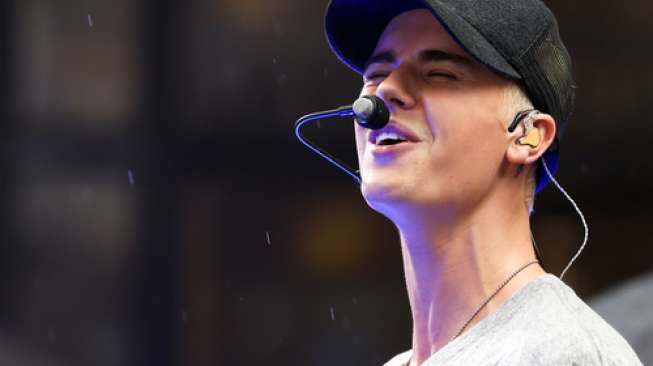 Kartu Kredit Ditolak, Justin Bieber Ditraktir Fans