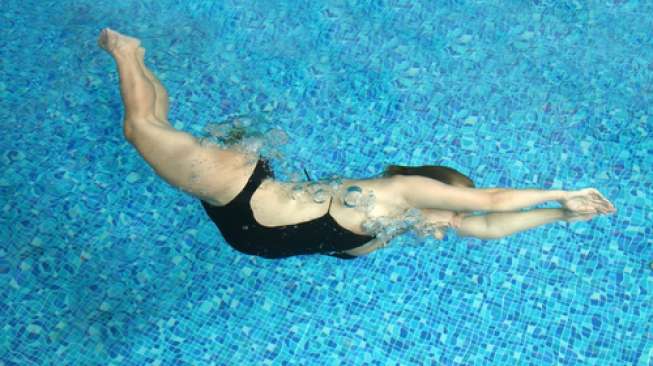 Tips Berenang yang Aman Bagi Ibu Hamil, Bikin Kandungan Lebih Sehat - 1