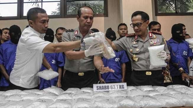 Mabes Polri mengamankan tiga sindikat pengedar narkoba jaringan Internasional.