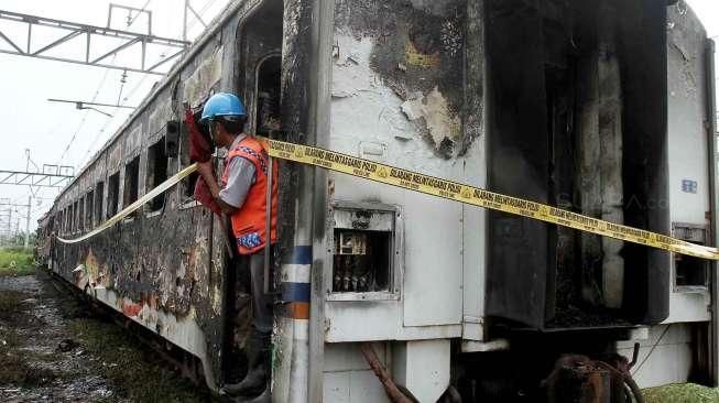 Kereta Kerta Jaya Terbakar