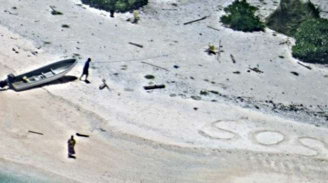 Dua Orang Selamat dari Pulau Terpencil Berkat SOS di Pasir