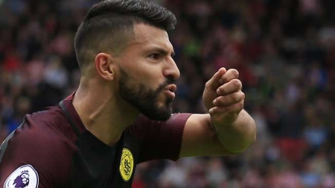 Soal Ini, Aguero Tak Mau Bersaing dengan Ibrahimovic