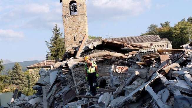 Reruntuhan gempa, lokasi ditemukannya sejumlah jenazah korban [Reuters]