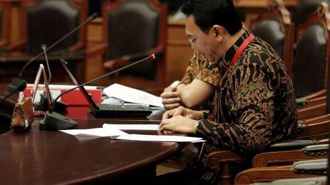Ahok Biarkan Suporter DKI di PON Jabar Ditangkap