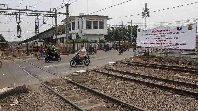 Perlintasan Kereta Stasiun Pasar Senen Akan Ditutup