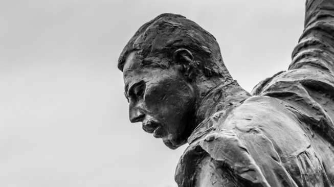 Patung vokalis The Queen, Freddie Mercury di Montreux, Swiss (Shutterstock).