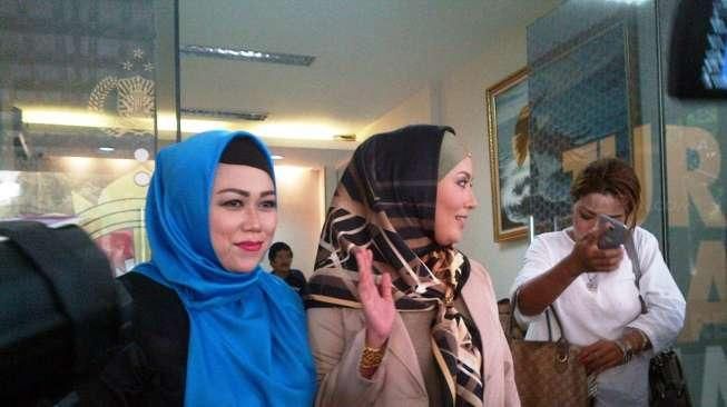 Terlibat di Film Azrax, Elma Theana Ditanya Senpi Milik Aa Gatot