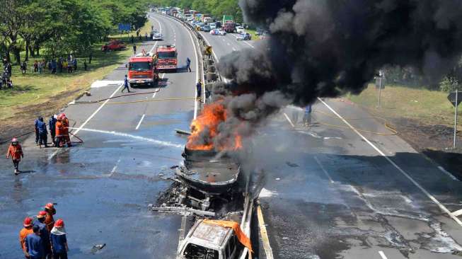 Truk Tangki BBM Terbakar