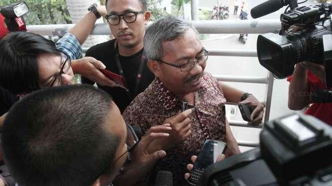 Komisi Pemberantasan Korupsi (KPK) memeriksa Sekretaris Daerah (Sekda) Kabupaten Konawe Kepulauan, Sulawesi Tenggara, Cecep Trisnajayadi, hari ini, Jumat (9/9/2016). [Suara.com/Oke Atmaja]